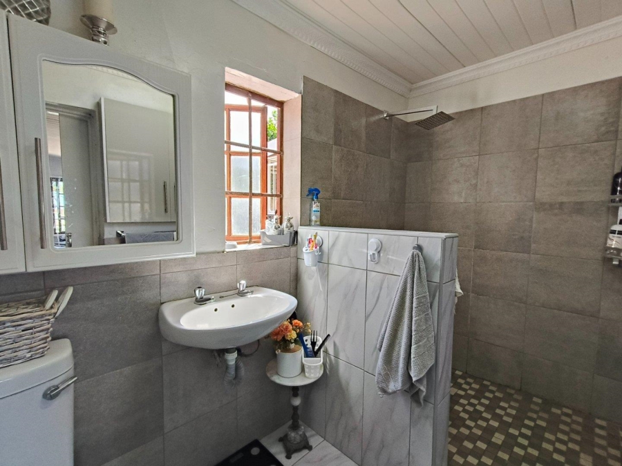 3 Bedroom Property for Sale in Wavecrest Eastern Cape